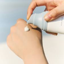 Hyalu-Cica Water-Fit Sun Serum SPF50+ PA++++ Skin