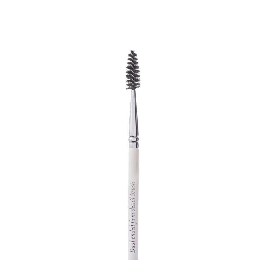 Dual Ended Firm Detail Brush -  Pincel Para Cejas